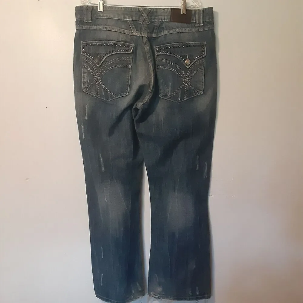 Carbon Black distressed has